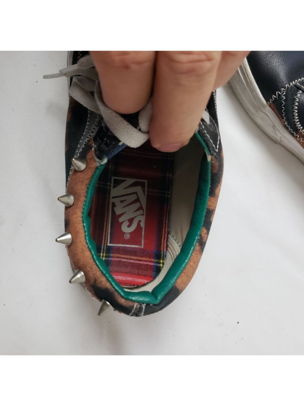 Vans Leather Metal Spiked Low Top Lace Up Sneakers Black/Red Plaid RARE - Picture 13 of 15